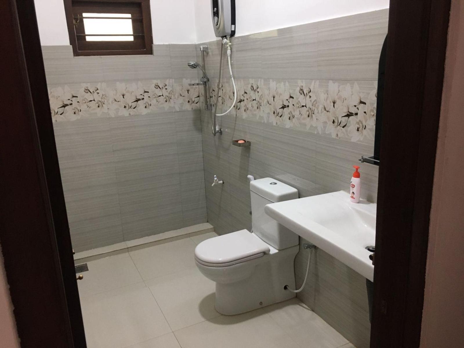 Bosadi Homestay Katunayaka Exteriör bild