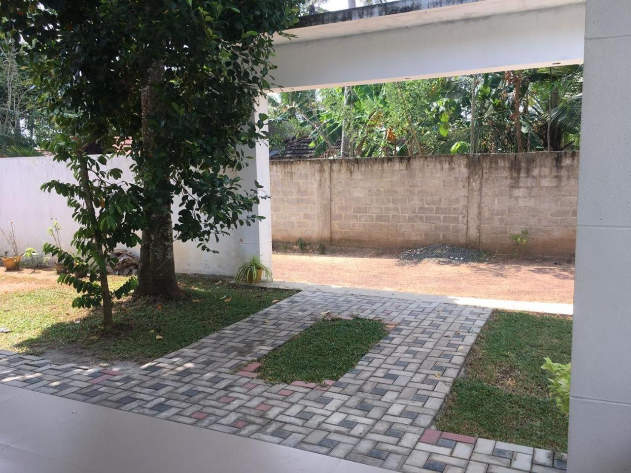 Bosadi Homestay Katunayaka Exteriör bild