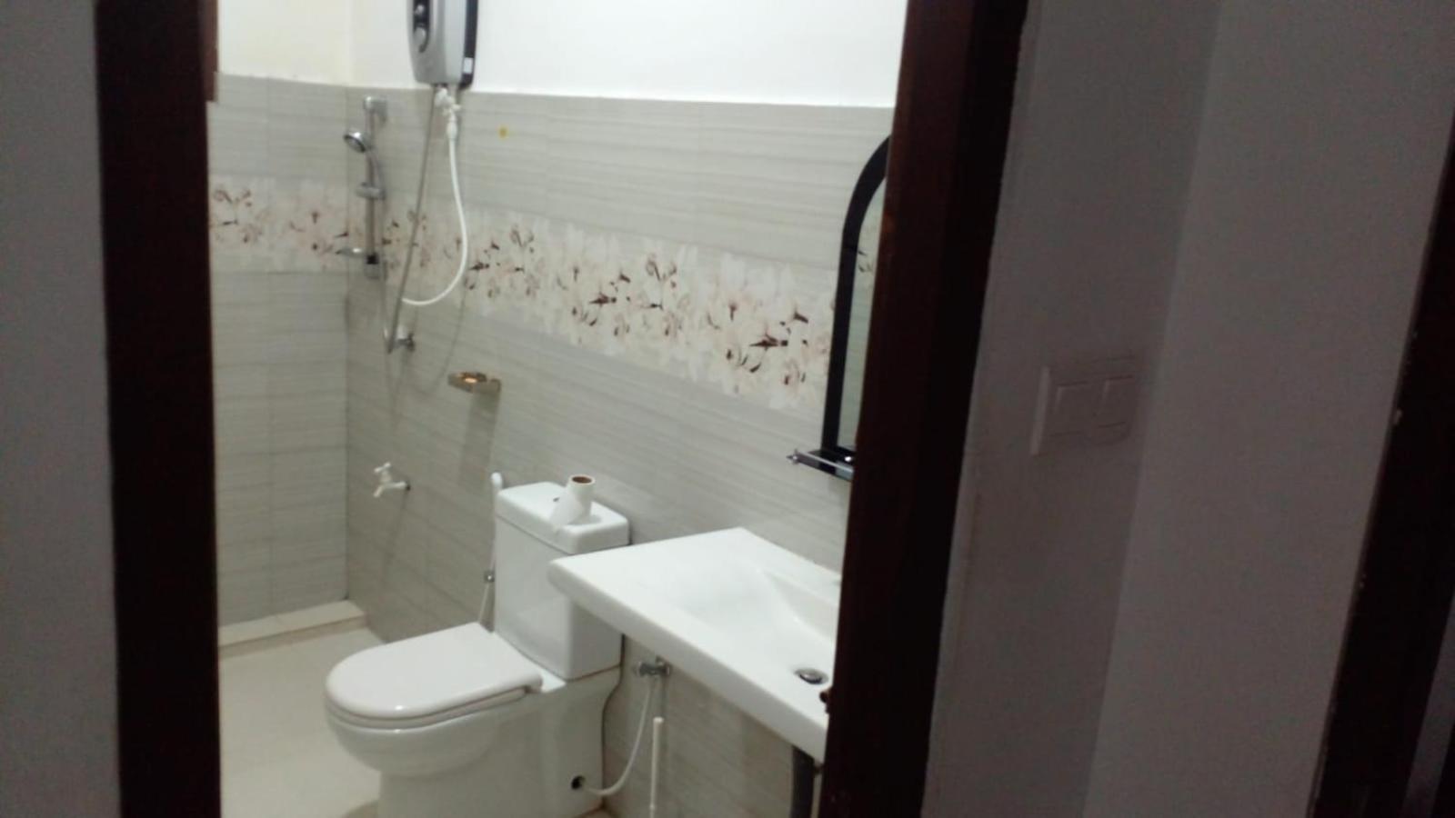 Bosadi Homestay Katunayaka Exteriör bild